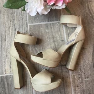 Steve Madden tan Bombay platform heels